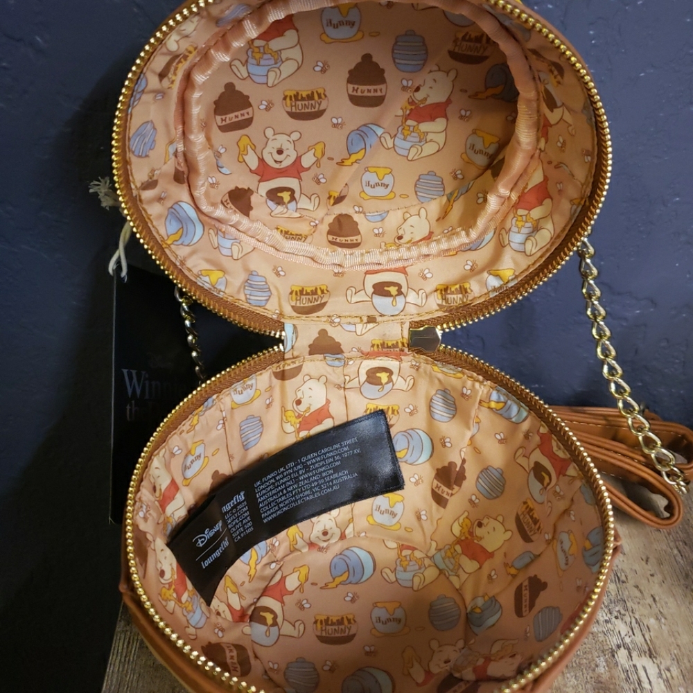 Loungefly Disney Winnie the Pooh Honey pot Huney Figural Crossbody Bag NEW - Picture 4 of 4